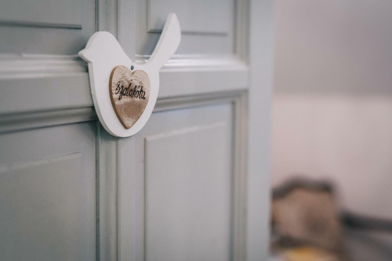 Balástya Platanos Kuria Bed & Breakfast エクステリア 写真